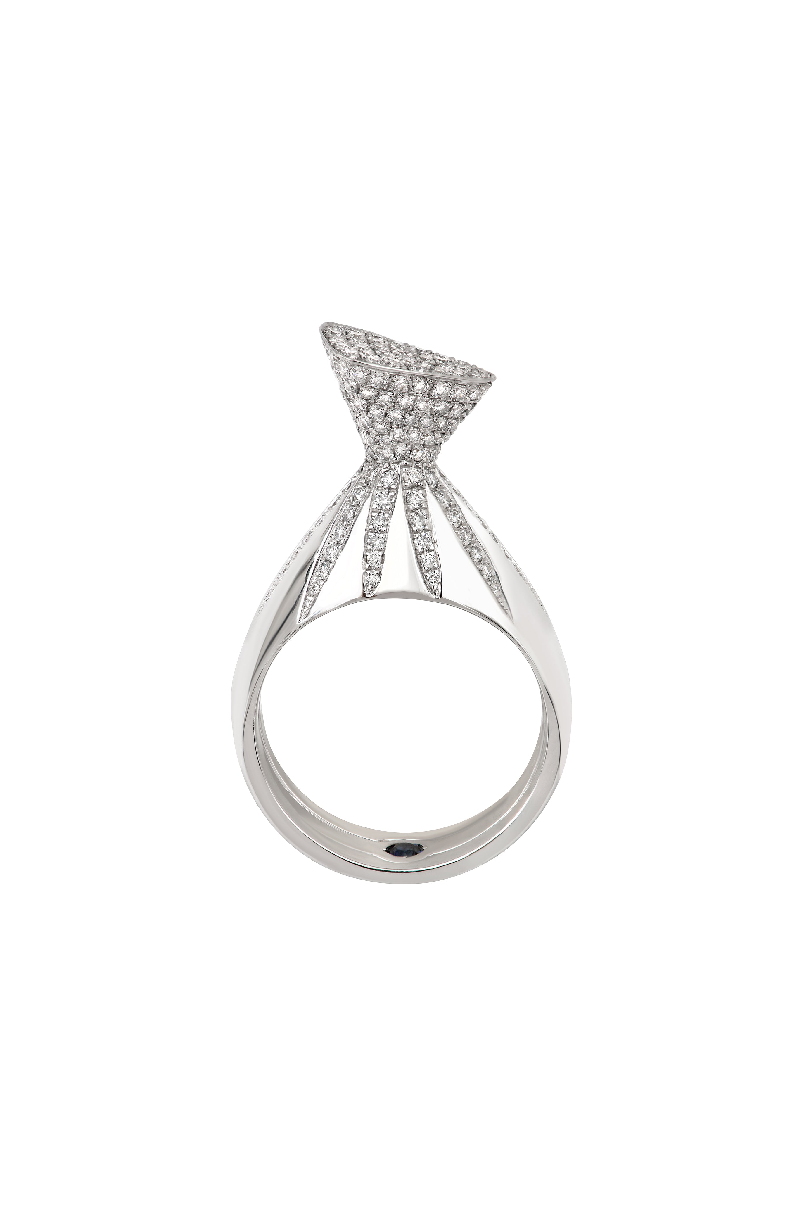 Banu Lucis diamond ring